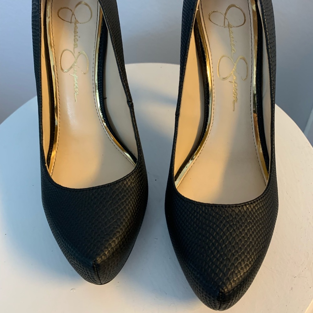 Size 7 Jessica Simpson used but in great condition